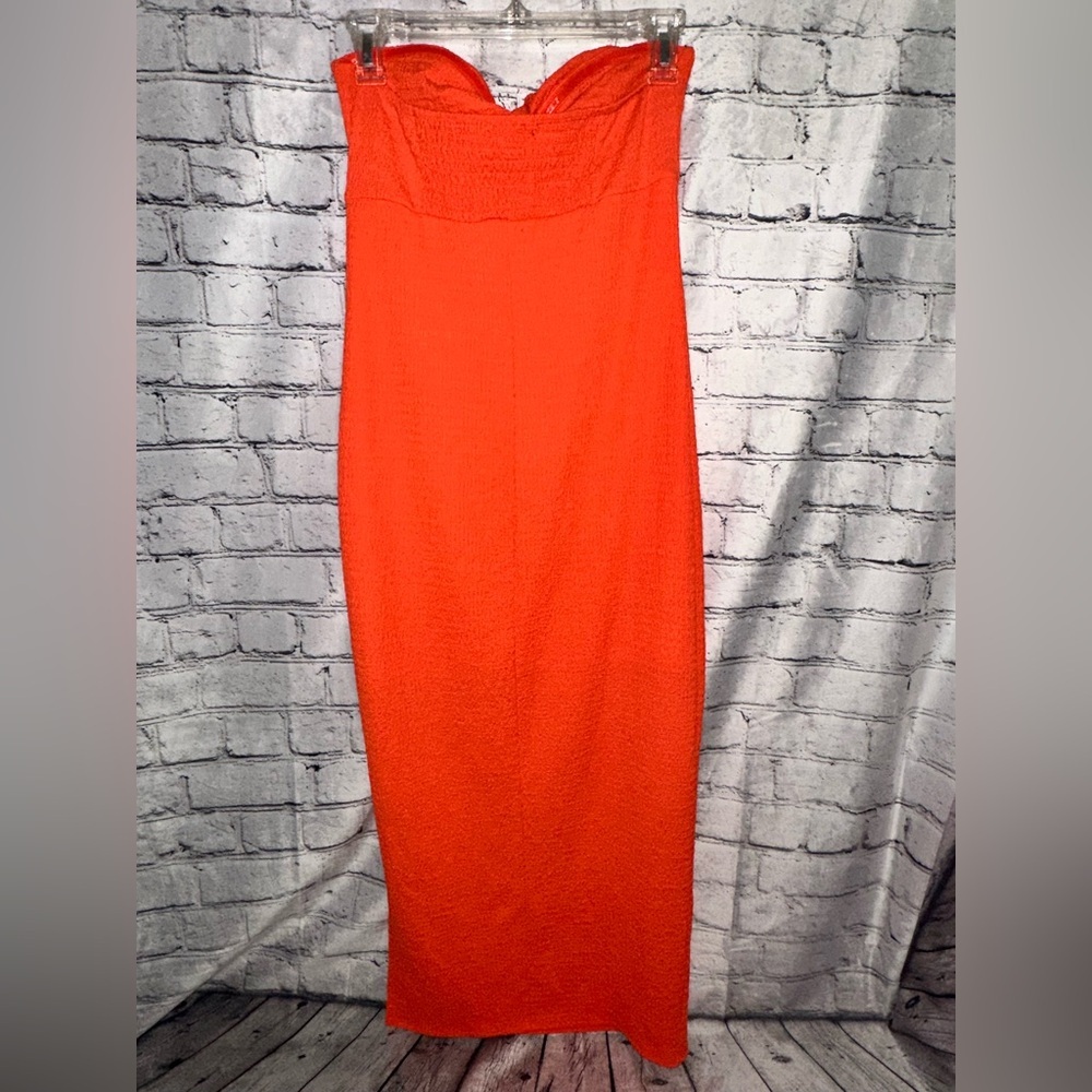On the Wild Table Orange Strapless Midi Dress Twist Front Bodycon Resort Medium - Picture 9 of 13